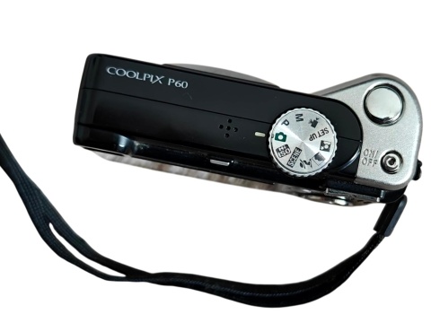 Nikon Coolpix P60 – kompaktowy aparat cyfrowy 8.1 MP z 5x zoomem optycznym i stabilizacją VR