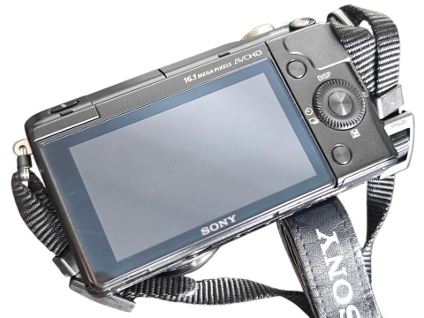 Sony Alpha NEX-3N – Czarny | 16 MP | 3x Zoom | Zestaw z pudełkiem